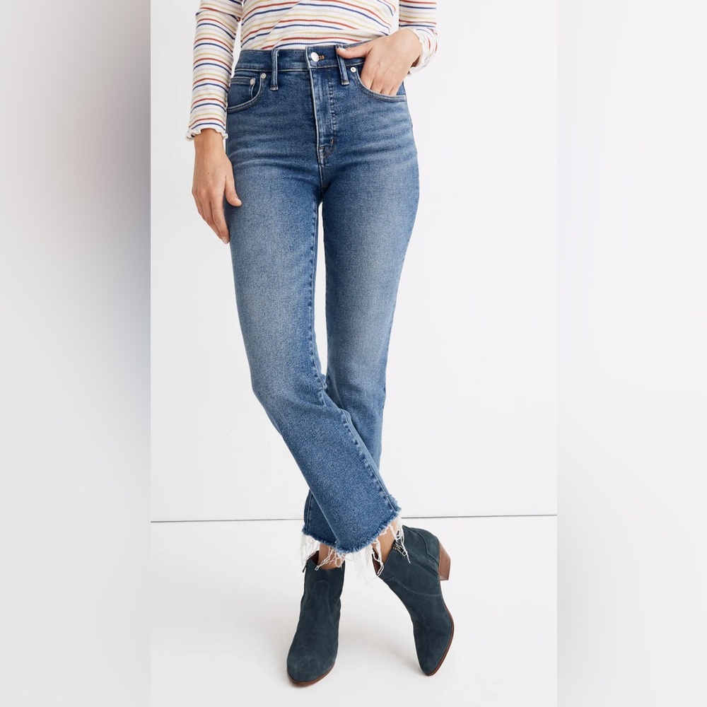 Madewell Cali Demi-Boot Jeans in Fleetwood Wash- Raw Hem-Size 27” - Picture 7 of 14